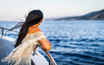 Cruising for Solo Travelers - Discover Single-Friendly Sailings and Exclusive Programs